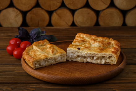 Пирог с курицей и свежей капустой